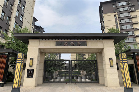 圣水花园二楼125平三室精装带车库100万可按揭